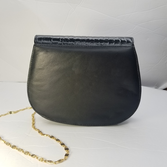 VINTAGE BLACK LEATHER WITH GOLD TONE CROCODILE ACCENT SHOULDER BAG - Picture 7 of 9